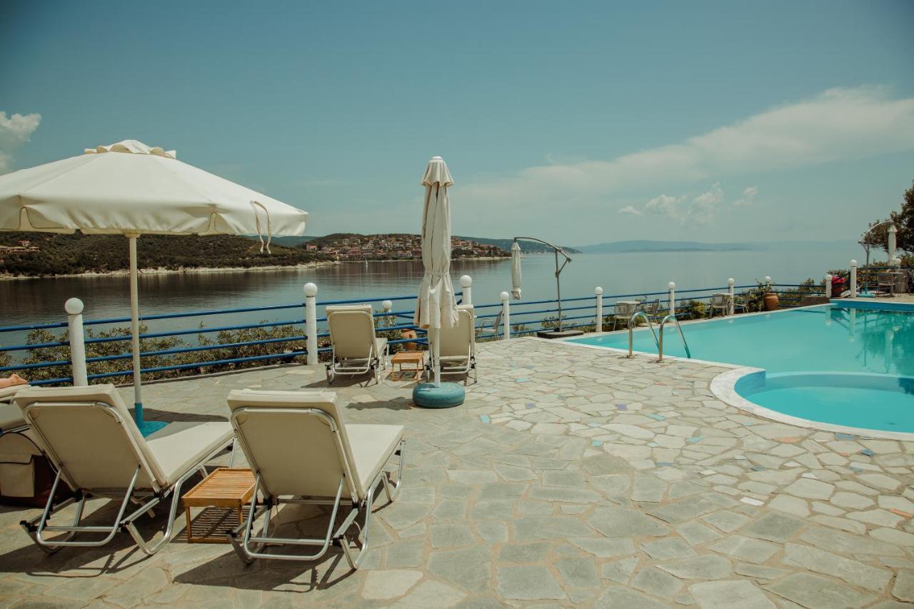 Assa Inn Пиргадикия Екстериор снимка