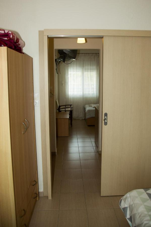 Assa Inn Пиргадикия Екстериор снимка