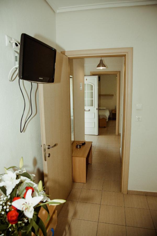 Assa Inn Пиргадикия Екстериор снимка