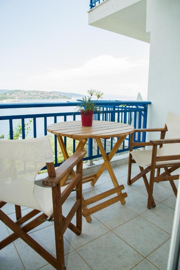 Assa Inn Пиргадикия Екстериор снимка