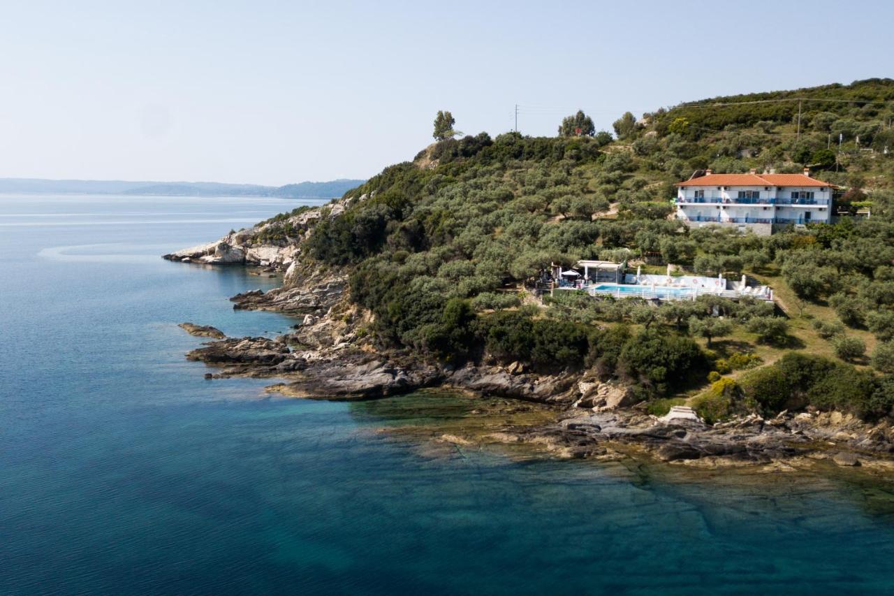 Assa Inn Пиргадикия Екстериор снимка