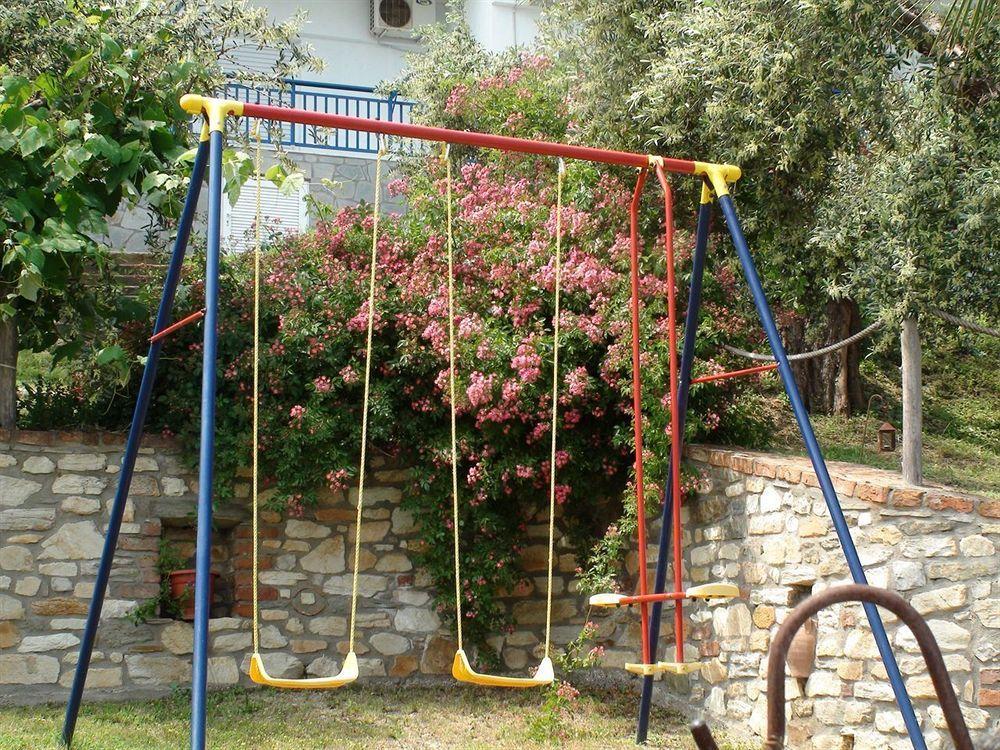 Assa Inn Пиргадикия Екстериор снимка