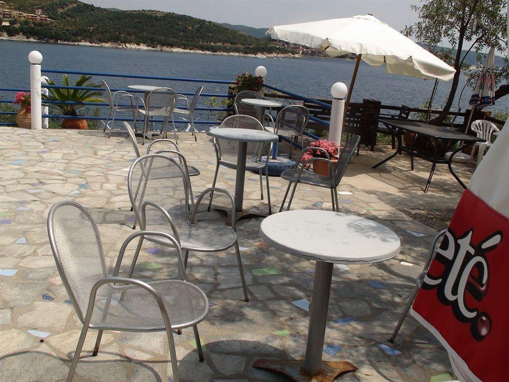 Assa Inn Пиргадикия Екстериор снимка