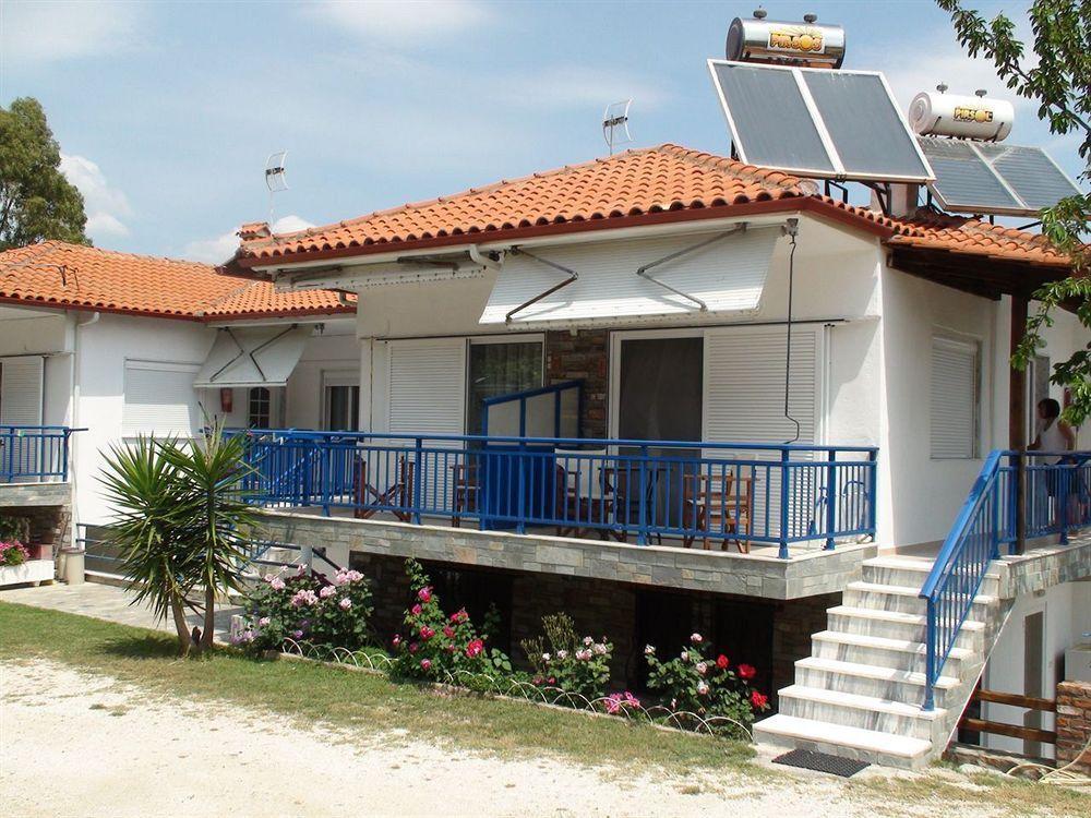 Assa Inn Пиргадикия Екстериор снимка