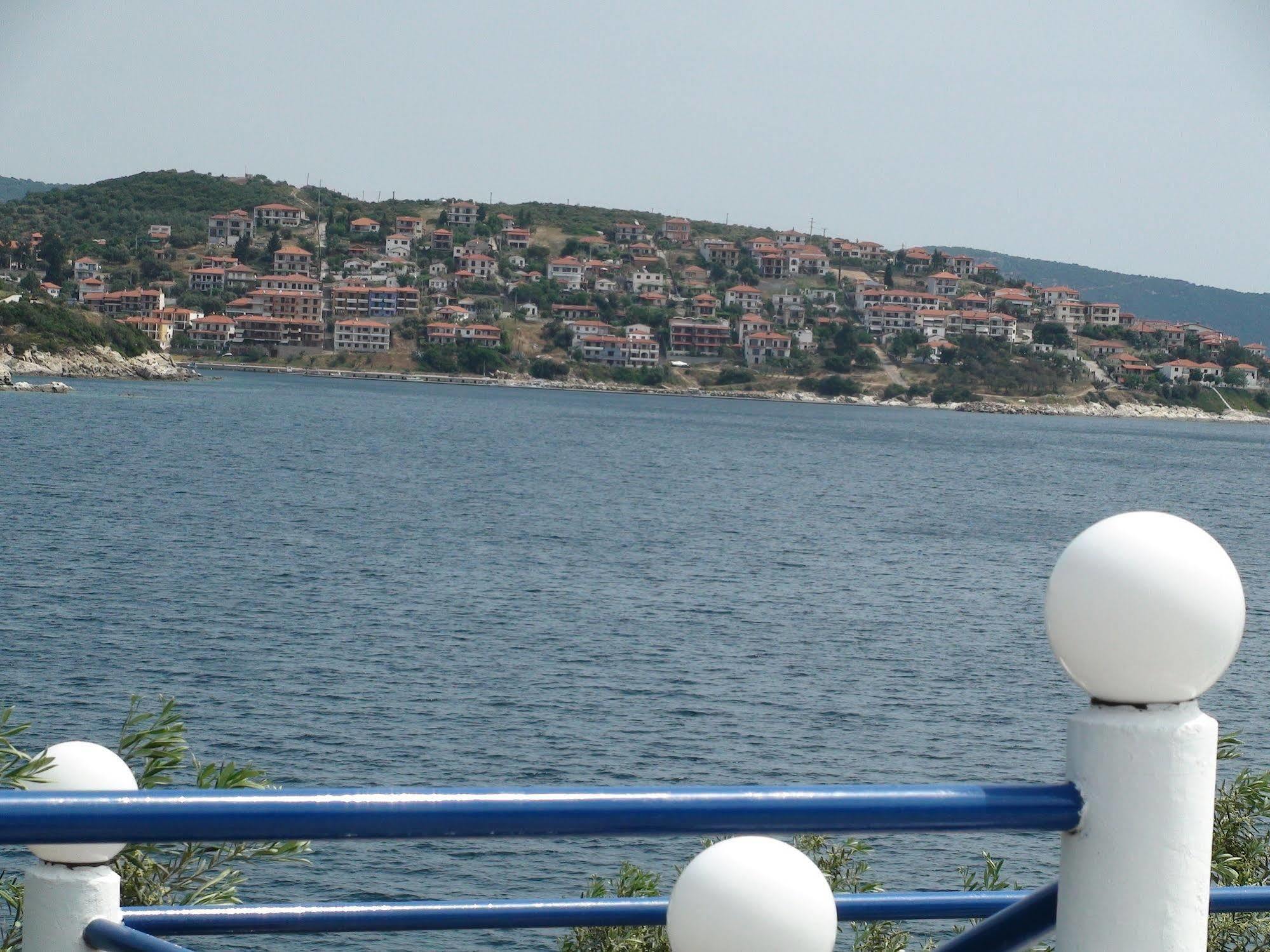 Assa Inn Пиргадикия Екстериор снимка